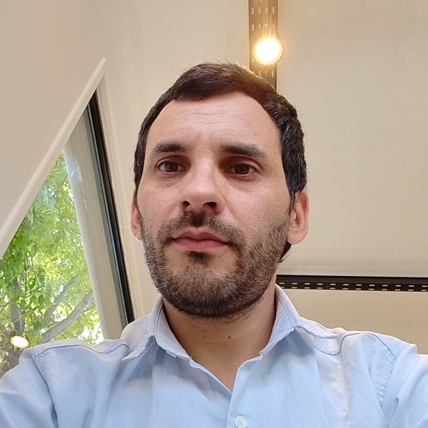 Luis - Profesor finanzas - Buenos Aires