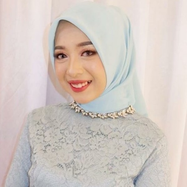 Putri - Guru menjahit - Kecamatan Medan Barat
