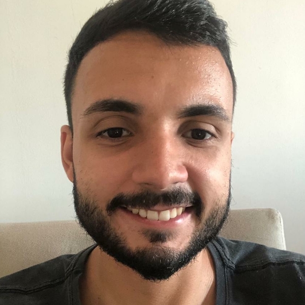 Gustavo - Professor de química - Volta Redonda (Rio de Janeiro)