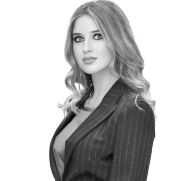 Lucrezia - Insegnante di diritto civile - Roma