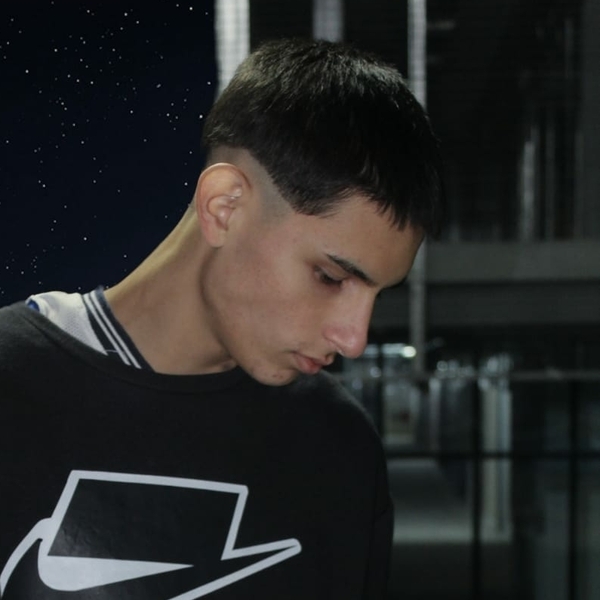 Lucas - prof de Historia - Buenos Aires