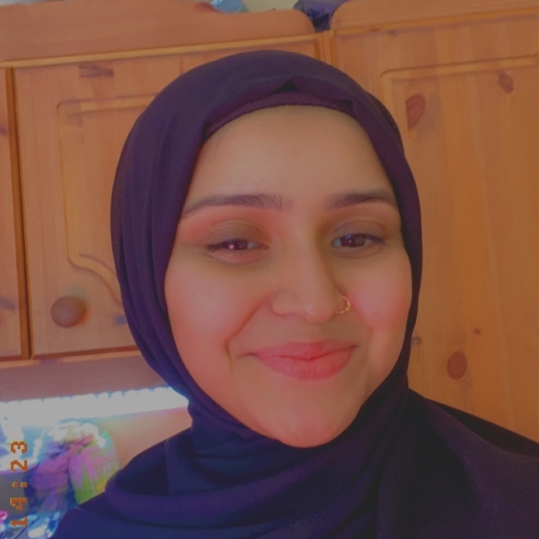 Juwariah - Maths tutor - Woking