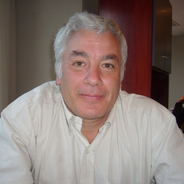 Enrique Alberto - prof de Química - Olivos