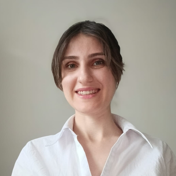 Betül - İngilizce öğretmeni - 