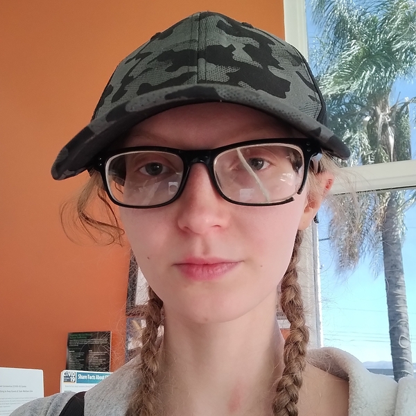 Ashly - English tutor - Redlands