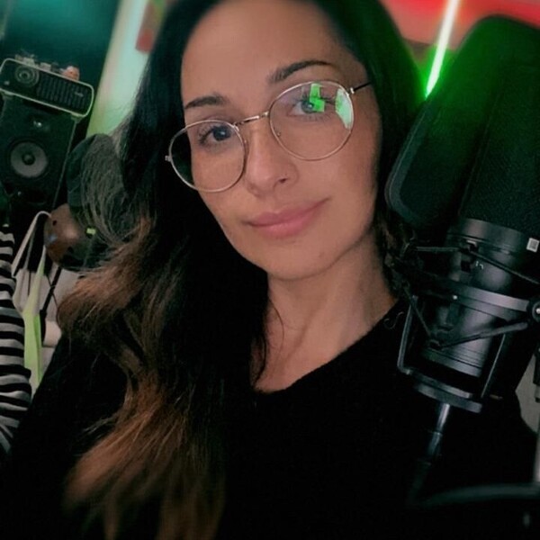 Julia - profesor de canto - Providencia