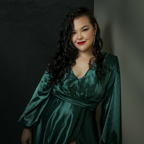 Laura - profesor de canto - Popayán