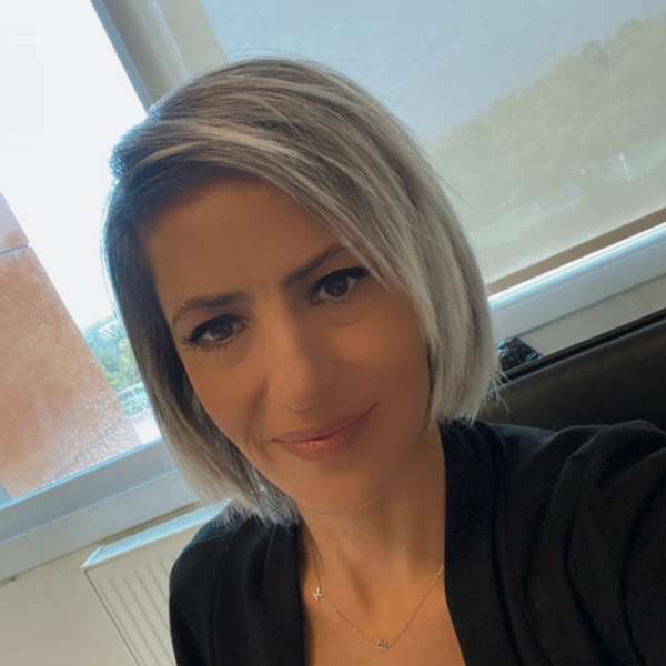 Gonca - İngilizce çeviri öğretmeni - 