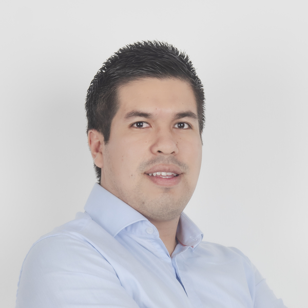 Carlos - Profesor de matemática - Piura