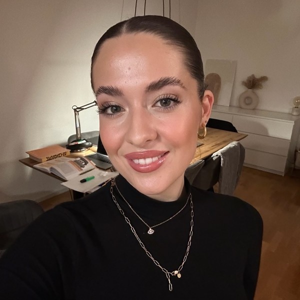 Elena - Spanischlehrerin - Köln