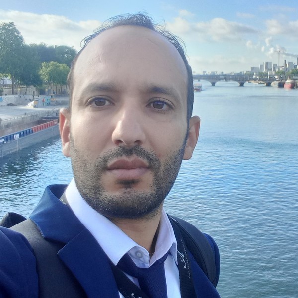 Abdelmajid - Prof de biologie - Paris