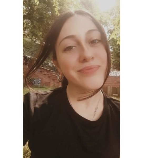 Gizem - Tarih öğretmeni - 