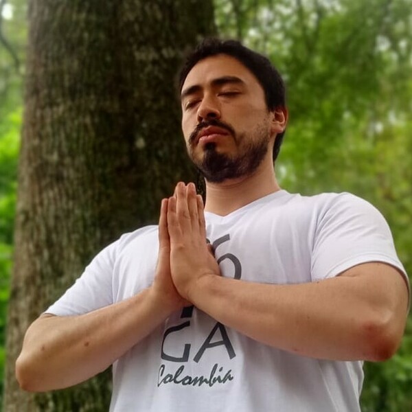 Yohan - Profe de yoga - Bogotá