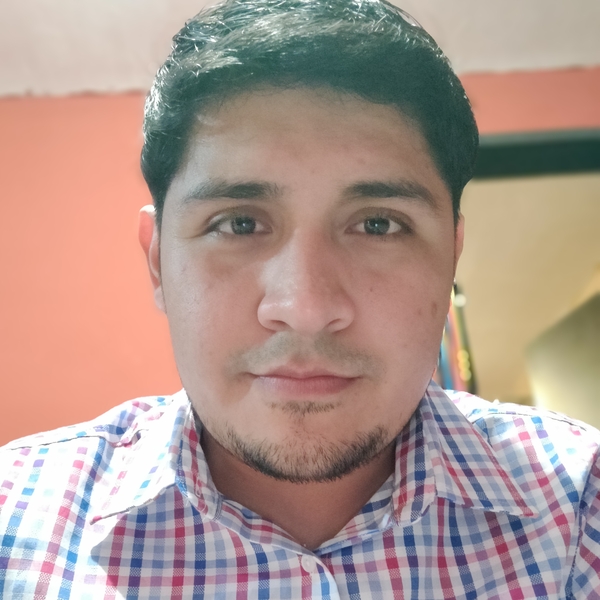 Roberto - Profesor de ingeniería - Tijuana