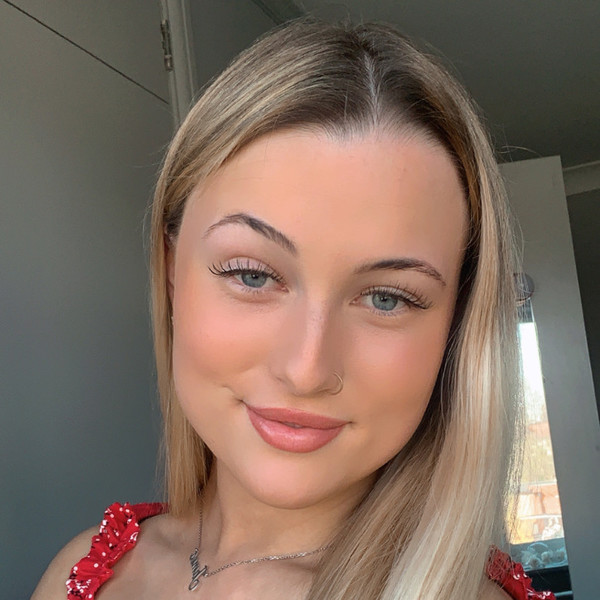 Millie - English tutor - Canterbury