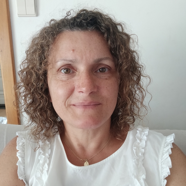 Cristela - Prof de francês - Guimarães