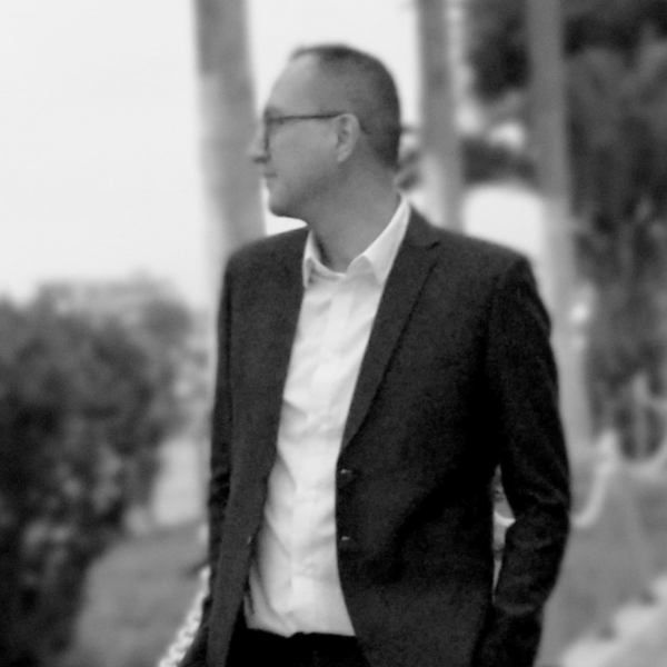 Martin - prof de Arquitectura - Lima