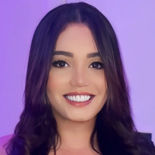 Nicolly - Prof de direito trabalhista - Arujá