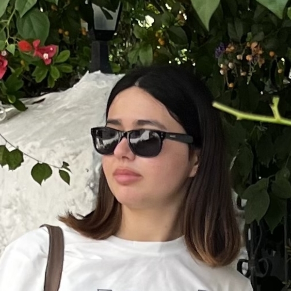 Beyza - Türkçe öğretmeni - 