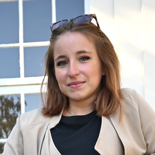 Jeanne - Prof d'aide aux devoirs - Reims
