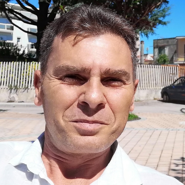 Gianluca - Insegnante di matematica - Napoli