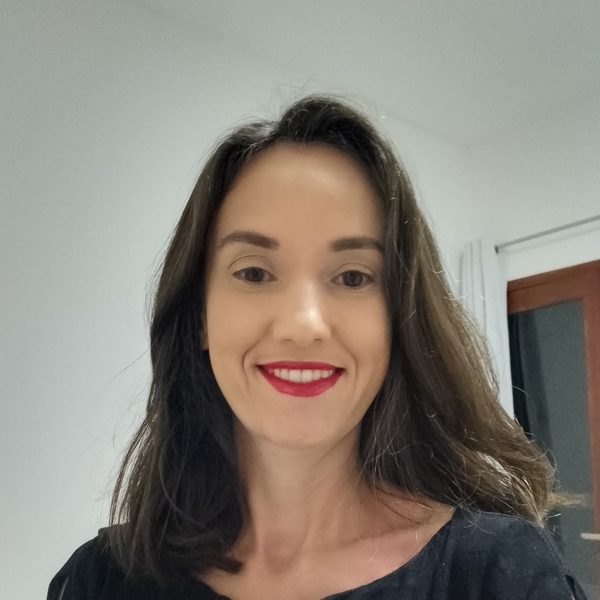 Suzana - Prof de turismo - Torre