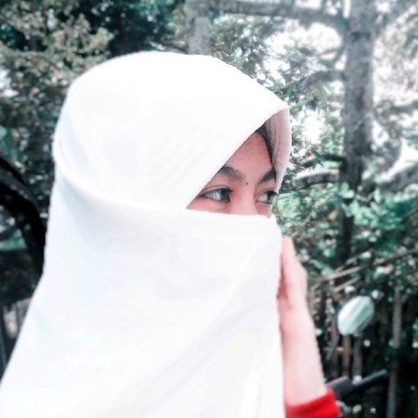 Fathimah - Guru bahasa inggris - Kecamatan Kupang Barat