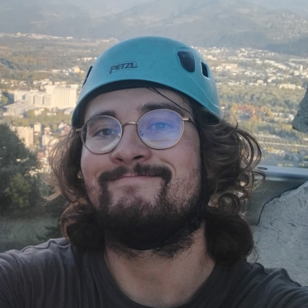 Julien - Prof de physique - chimie - Vénissieux