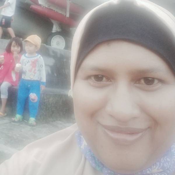 Inayati - Guru video editing - Pekanbaru