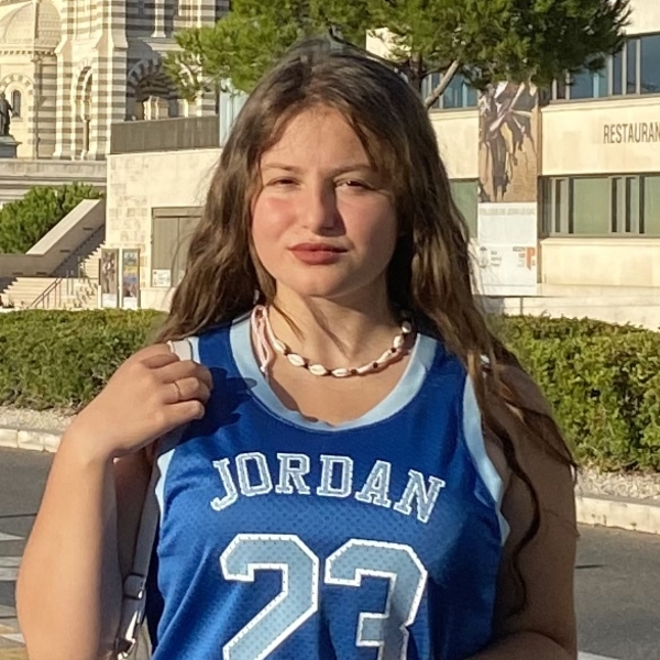 Serina - Prof de maths - Auriol