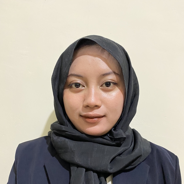 Dhavina - Guru bahasa inggris - Surabaya