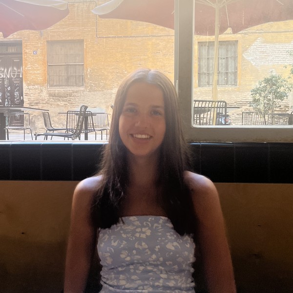 Tess - Maths tutor - Lindfield