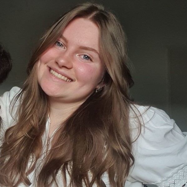 Ilyana - Prof d'aide aux devoirs - Saint-Sébastien-sur-Loire