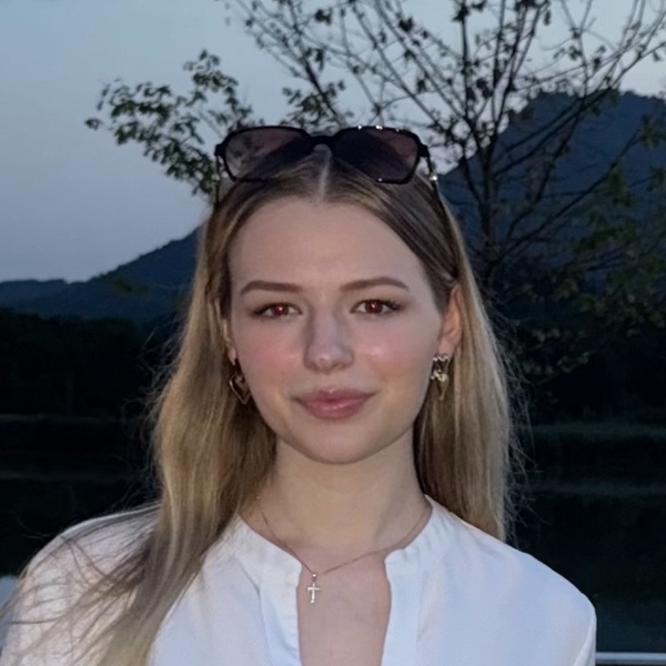 Jennifer - Lehrkraft für Deutsch - Klagenfurt