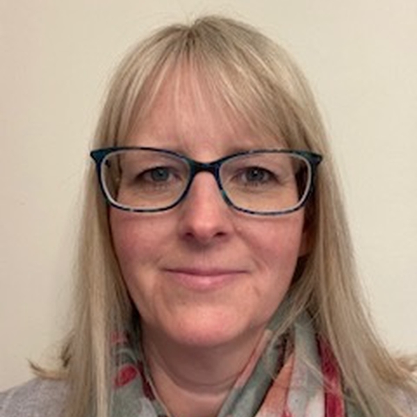 HELEN - Maths tutor - Frinton-on-sea