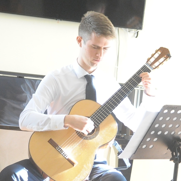 Guglielmo - Insegnante di chitarra - Rimini