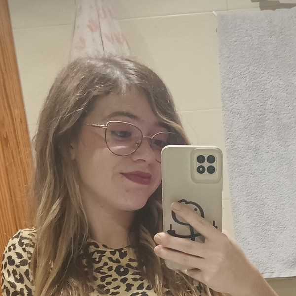 Noa - Profesor de matemática - Elche