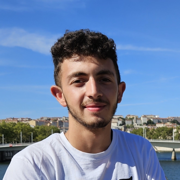 Yacine - Prof de maths - Grenoble