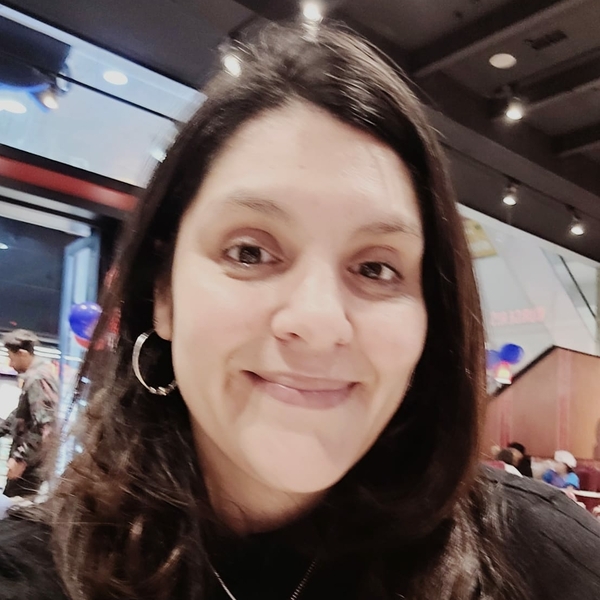 Macarena - Profesor de matemática - Talca