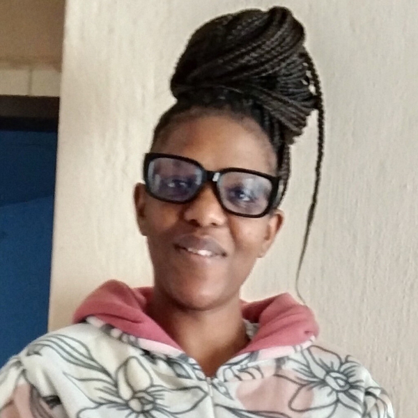 Lydia - English tutor - Germiston