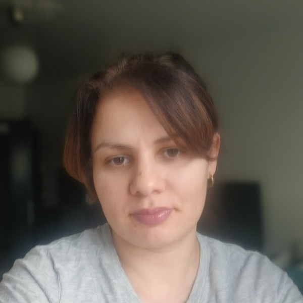 Nesrine - Prof d'aide aux devoirs - Brunoy