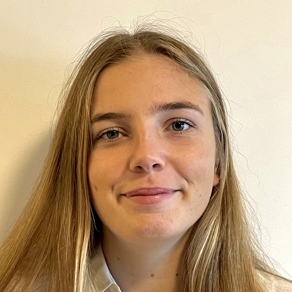 Capucine - Prof de maths - Cergy