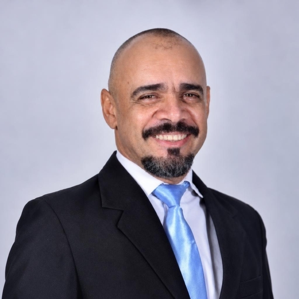 Nilton - Professor de ciências naturais - Teresina
