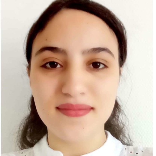 Khadija - Prof de maths - Nanterre