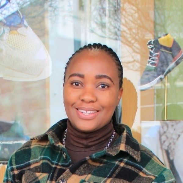 Tsaone - English tutor - Randfontein