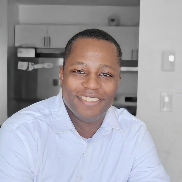 Luzolo - Chemistry tutor - Sherbrooke