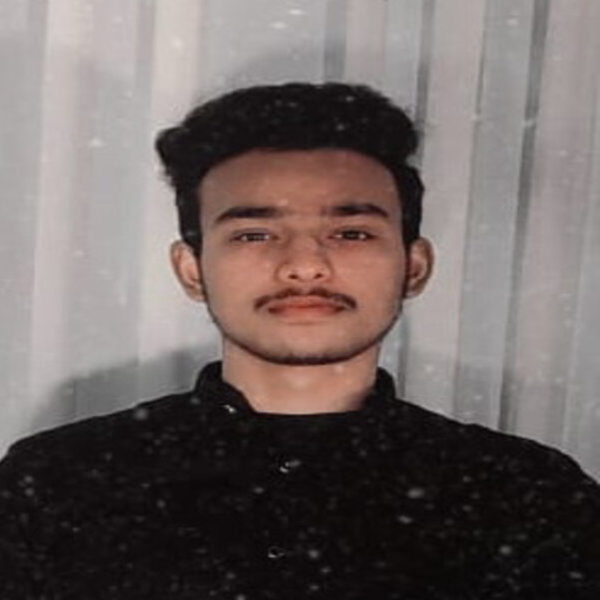 Shivam - Computer programming teacher - Noida