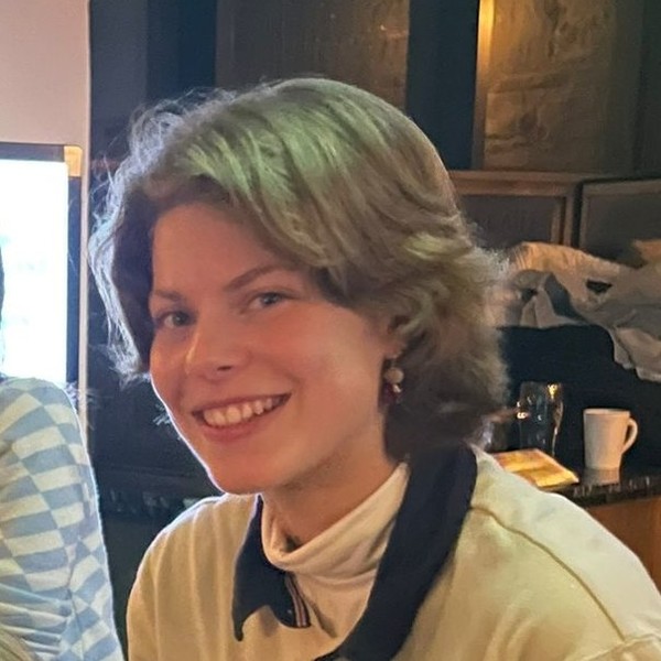 Inès - Prof d'aide aux devoirs - Sainte-Ouenne
