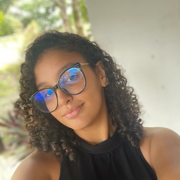 Layla - Professor de biologia - João Pessoa
