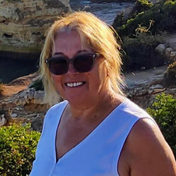 Ana - Prof de medicina alternativa - Aldeia Gavinha